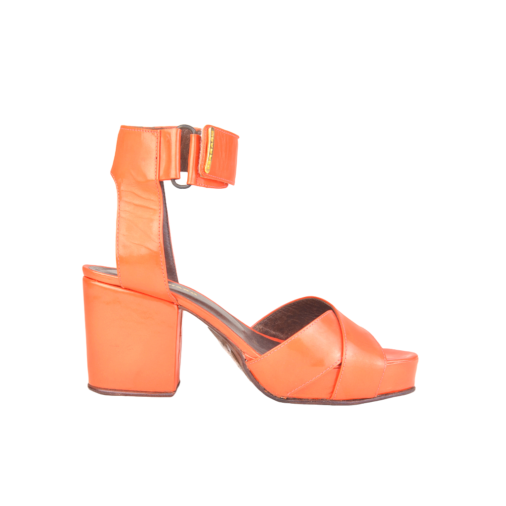 SANDALIA CON PLATAFORMA HANNA